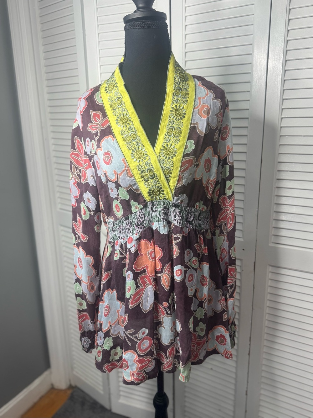 Johnny Was Brown Floral Retro Fairycore Embroidered V Neck Tunic Blouse Small